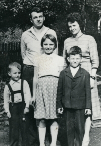 First husband Jaroslav Janků, Drahomíra Starobová and their children (from left) František, Jaromíra, Drahomír, 1963