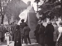 Okamžik samotného odhalení pomníku TGM, 28. října 1968