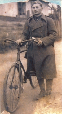 Otec Michala Viráka Michal Virák st. u 16. pěšího pluku, Prešov, 1937-1939
