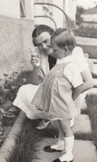 With mummy, 1938