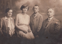 Grandparents Julie and František Uhers, with the mother of the witness Jarmila, and uncle Ervin