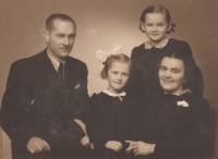 Family in Velká Bystřice, 1944