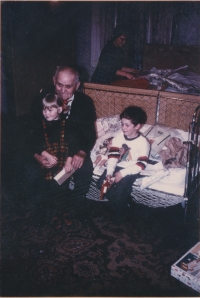 Father of Václav Kříž with his grandchildren