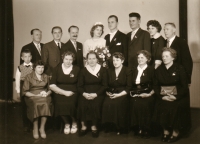 Jiří Voženílek's wedding in Liberec in 1959. Photograph with the family