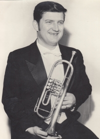 V Západočeském symfonickém orchestru v Mariánských Lázních hrál Jaroslav Zíma od roku 1962 do roku 1981 na trubku