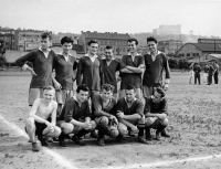 Milan Černín (without a shirt) / Praha-Karlín / around 1953