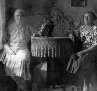Milan Černín's relative Vilma Čermáková (on the right) / 1935
