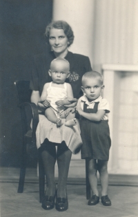 Antonín Lébr with his brother and his mother, Prague, 1943 

