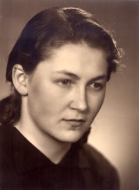 Graduation photo of Zdeňka Rejhonová (married Skoumalová), 1951