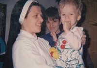 Sestra Františka s malou svěřenkyní Haničkou