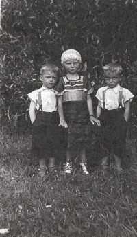 The Navrátil siblings, left to right: František, Zdeňka, and Mirek, Otaslavice, 1936