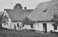 Helena Vavrošová (with braids) / family farm in Oldřichovice / World War II