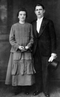 Parents of the witness Hildegard and Josef Irzik, early 1930s