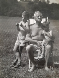 Jiří Hajner with grandfather Cvejn and brother