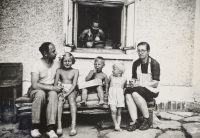 From the left, Ladislav Urban, little Věra, son Ladislav Jr., Vladimír, mother Růžena, in the window Věra Kroutilová, Vladimir's mother, 1948