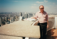 Augustin Konečný služebně v Sao Paulu v roce 2000