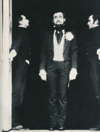 Jan Lorman (vlevo), Divadlo za branou 1967