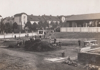 Construction of the Lidový dům community centre, circa 1930