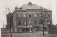 Lidový dům in Plzeň-Karlov, barber shop, 1930s