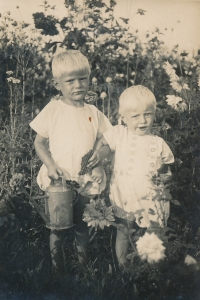 Josef and Mirek Nečeks, circa 1933