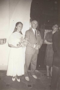 Wedding photo with her father Bohuslav Čedroň and mother Marie Čedroňová, 1990
