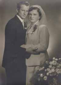 The wedding photo of the witness's parents František and Jaroslava Bauer, 1956