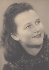 Marie Straková (Frömlová) as a student of the family school in 1942