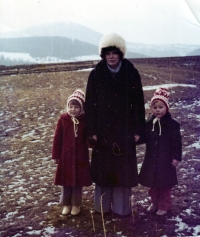 Ludmila Jahnová with her daughters Petra and Pavla / Leskovec nad Moravicí / 1978