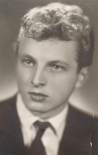 Milan Kynos in 1958, while studying at the Secondary Industrial School in Hradec Králové