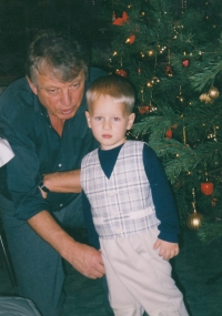 Milan Kynos s milovaným vnukem Adamem po roce 2000