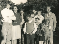 Darja (second from left) between her son Michael and daughter Magdalena at the parish family in the GDR, late 1960s