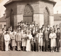 Jindřich Marek at the wedding of his son Jindřich in 1986. He is standing at the very front, the third one from the right
