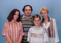 Pamětník s manželkou, synem a dcerou, začátek 90. let dvacátého století