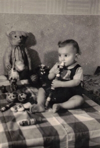 Pamětník jako dítě, 1948