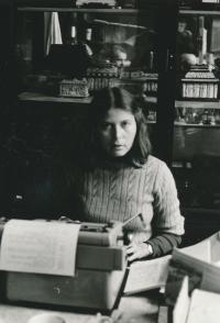 Helena Koenigsmarková transcribing Václav Havel's play Asanace, 1976