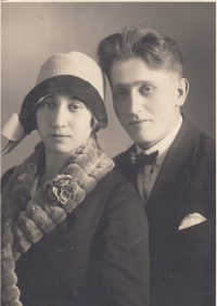 Parents of the witness, Anna Sittová and Vilém Medlík, 1927