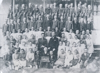 Group photo of schoolchildren from Šumice, 1940s