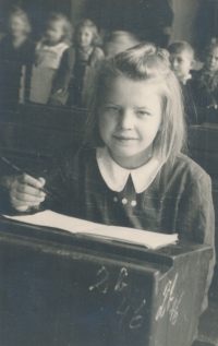 Ludmila Tůmová, 1944