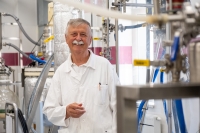 Ladislav Cvak in the chemical laboratory in 2023