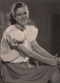 Vlasta Kodríková, rozená Koukalová, v roce 1946