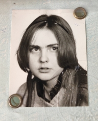 Fotografie z pasu, s nímž jezdila v letech 1988 a 1989 jako spojka mezi polským a českým disentem 