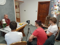 A team of pupils from Červená Voda Primary School recording a witness, 4 November 2022