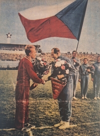 Jiří Dadák po vítězství v soutěži se Sovětským svazem, rok 1955