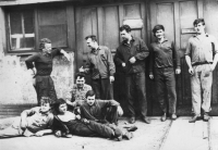 Karel Sláma třetí zleva, Brigáda socialistické práce mládeže, 1957