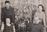 Rodinné vánoční foto Högenových, 50. léta 20. století