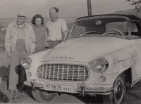 Zleva otec, sestra Helena a bratr Josef, 1959