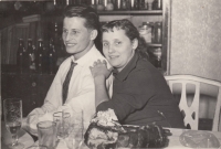 S manželkou, 1958