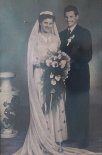 Svatební fotografie Oldřicha a Marie Čunkových, 1952