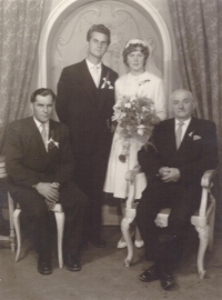 Wedding of Hana Melková and Miroslav Panuška in 1965 (on the right in the photo father Karel Panuška)