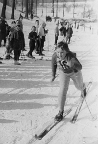 Blanka Paulů na školních závodech v Krkonoších, rok 1963